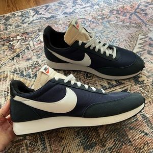 NIKE— Waffle Trainer Navy